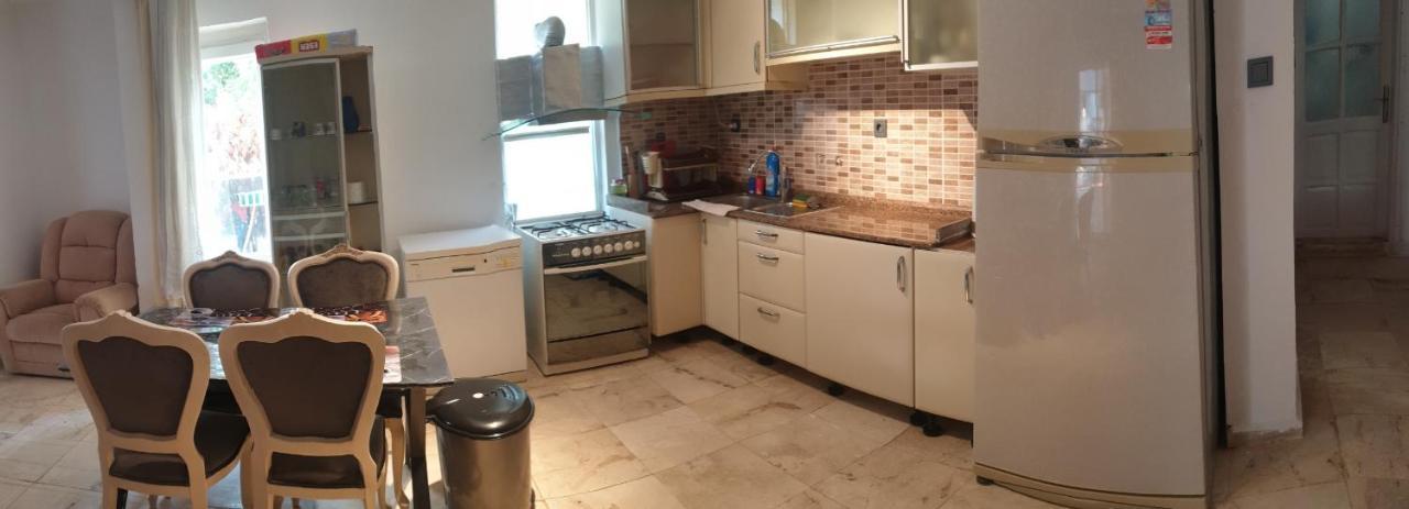 Elit1 10 Beds Full Triplex In Golf Area With Private Pool & Garden Wifi Netflix Full Kitchen & Bed Equipments Air Conditions Free Parking Villa *